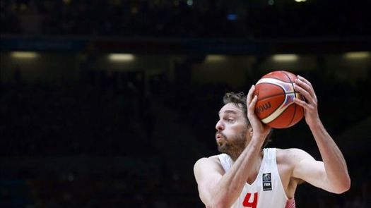 Pau Gasol pide mayor solidez a los Bulls; entusiasmo en Houston y San Antonio