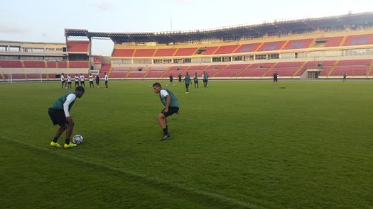 Panamá y El Salvador listos para su encuentro esta noche