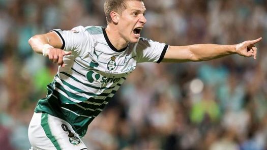Argentino Furch le da triunfo a Santos sobre Monterrey y lo sube al liderato