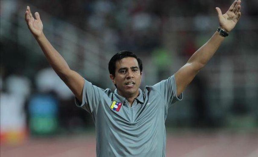 El venezolano Farías deja de ser técnico del Tijuana de México