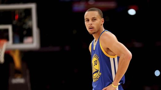96-111. Curry y los Warriors lograr la séptima victoria consecutiva