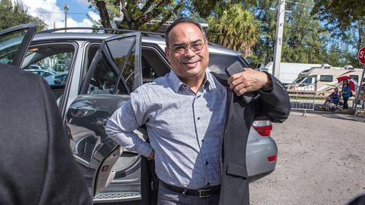 Gilberto Santa Rosa hará el lance de honor en el partido entre Boston y Toronto