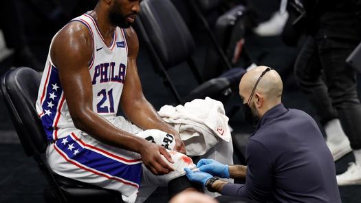 118-102. Embiid se queda sin MVP pero da el triunfo a los Sixers, que empatan la serie