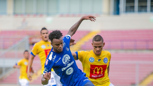 El Universitario consigue su primera victoria