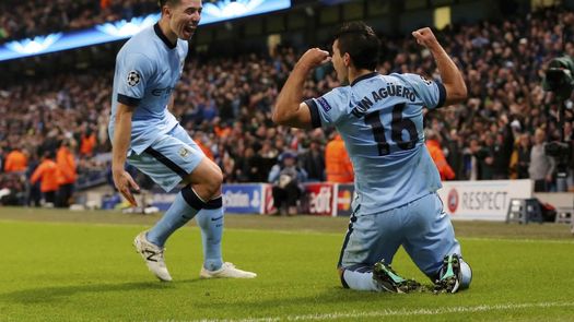 3-2. Agüero hacer soñar al Manchester City con el pase a octavos
