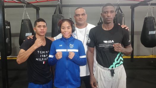 Los púgiles Luis Pachay (izquierda), Yulieth Hinestroza (centro) y Eduardo Beckford (derecha) serán los representantes de Panamá en la Copa Mundial de Boxeo. Foto: Aurelio Ortiz G.