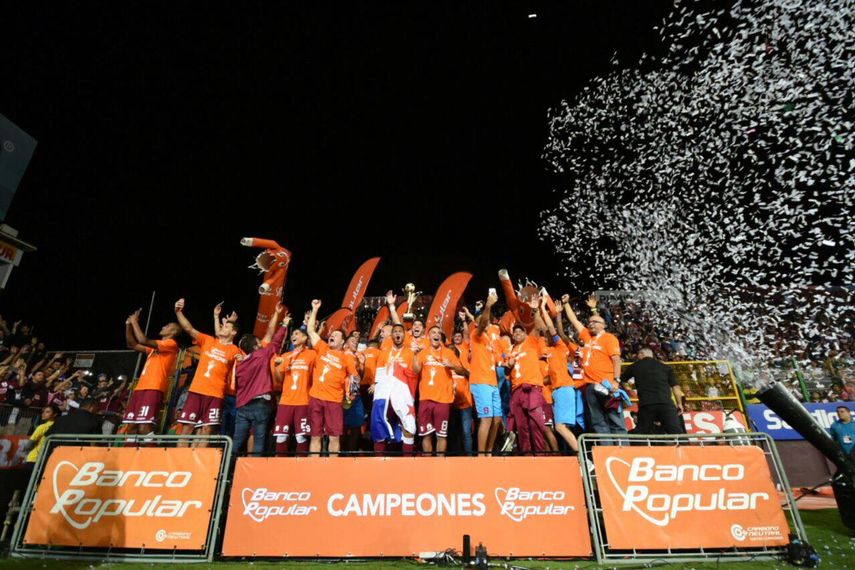 Adolfo Machado y Rolando Blackburn se coronan campeones con el Saprissa