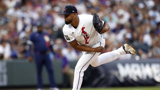 5-3. El venezolano Márquez domina desde la lomita y pega jonrón ante los Padres