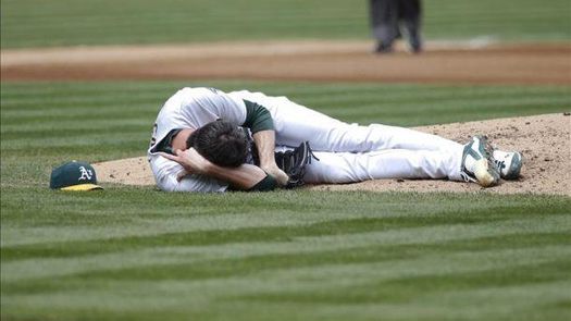 11-8. McCarthy recibe apoyo de cuatro jonrones y vence a los Padres