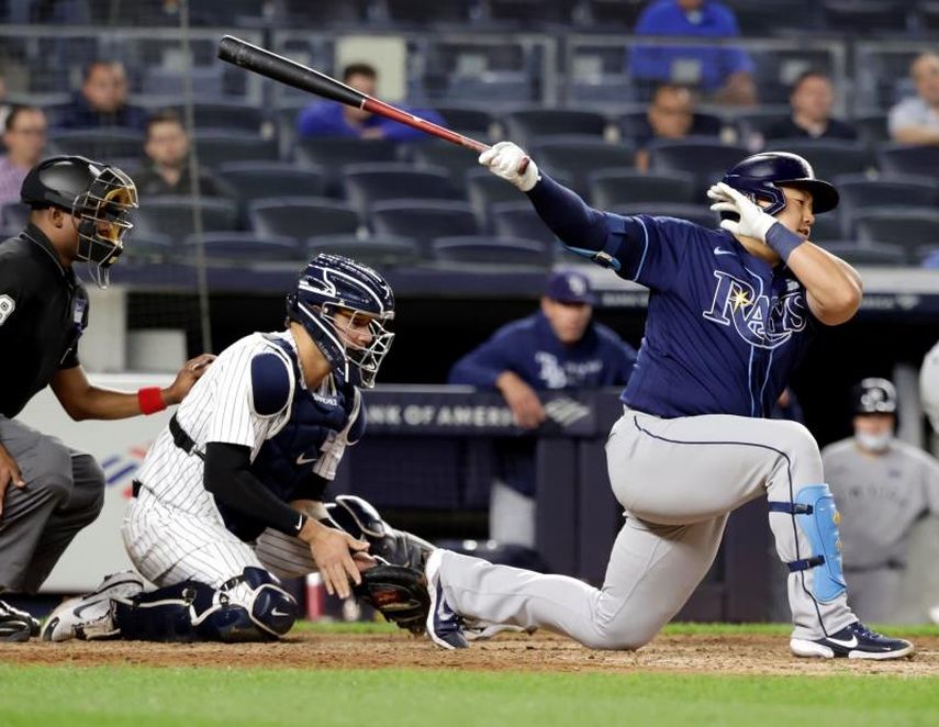 4-3. Urshela saca la pelota del campo contra los Rays