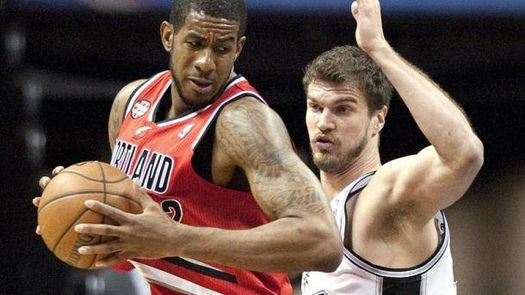 Aldridge jugará contra los Wizards a pesar de su lesión