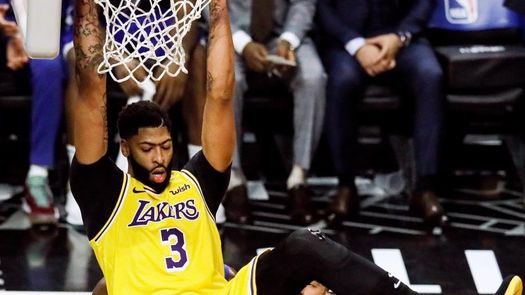 115-123. Davis y Kuzma salvan a Lakers ante los Suns con Rubio de líder