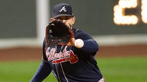 5-4. Austin Riley y el bullpen ponen a los Bravos más cerca del título de la división