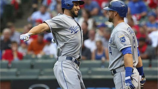 7-6. Moustakas, Hosmer y Gordon castigan con jonrones a los Vigilantes