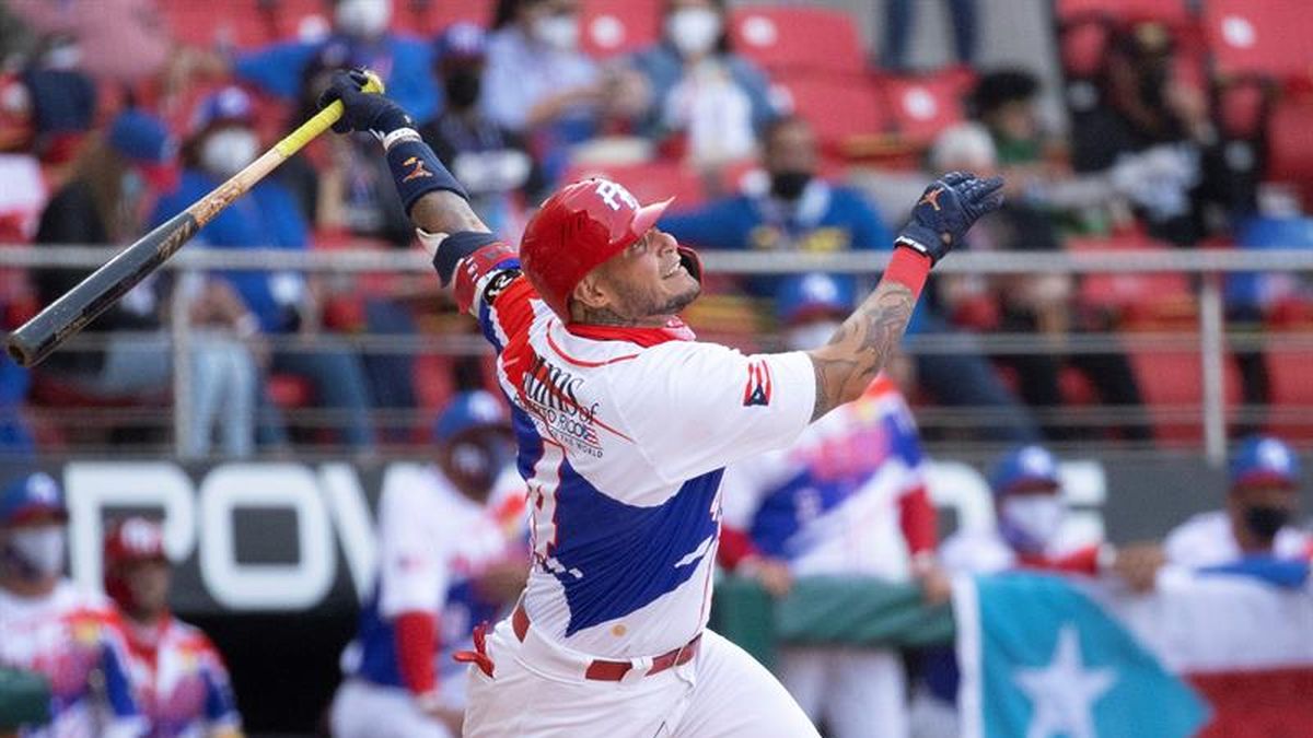 MAZATLAN, MEXICO - FEBRUARY 01: Willians Astudillo Los Caribes