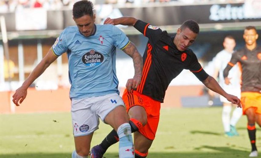 Costas vuelve a entrenarse con el grupo a la espera de cerrar su salida