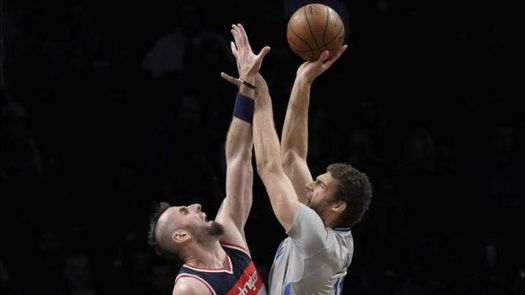 98-100. López mantiene a los Nets octavos de Conferencia