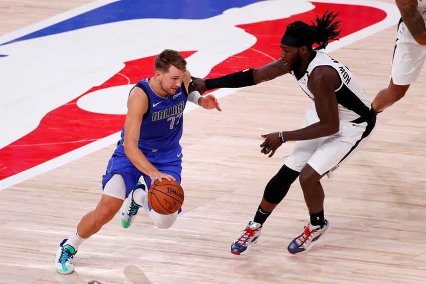 92-132. Doncic anota 37 puntos y Mavericks aplastan a Trail Blazers
