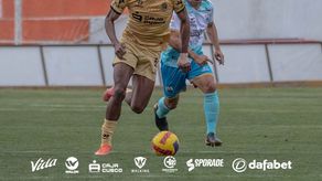 Ayarza está sobrado en Segunda de Perú.&nbsp;