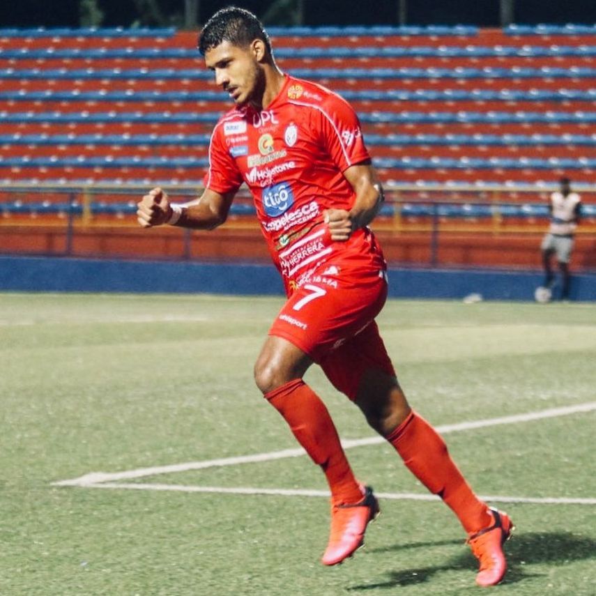 ¡Jorman Aguilar anda encendido en Costa Rica!