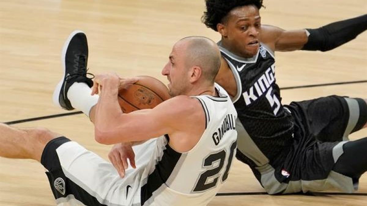 110-129. Fox, con un doble-doble, mantiene ganadores a los Kings
