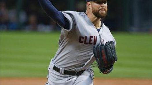 2-0. Kluber recupera el brazo para los Indios y derrota a los Astros