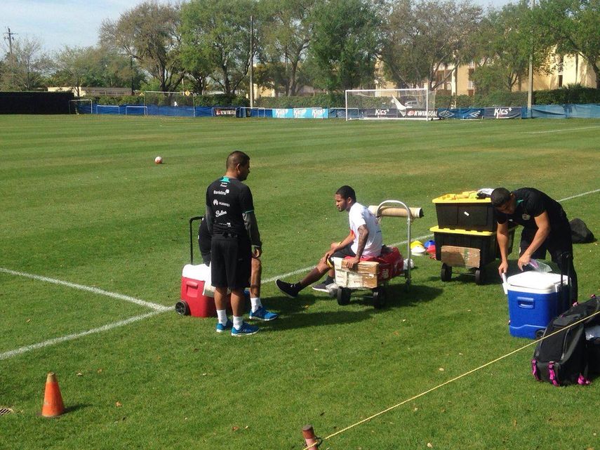 Selección Nacional trabajó con el grupo completo; Davis presentó molestias