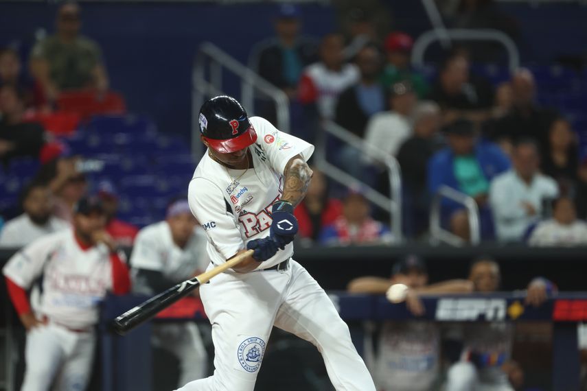 El grandes ligas panameño Christian Bethancourt volvió a ser titular por sexto encuentro consecutivo y disparó su primer jonrón en esta Serie del Caribe. Foto: Cortesía/CBPC