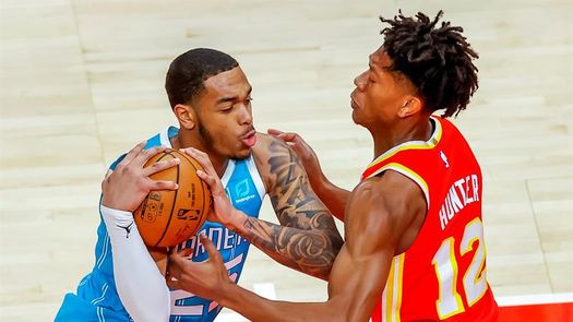 105-102. P.J. Washington lidera victoria de Hornets ante Pistons