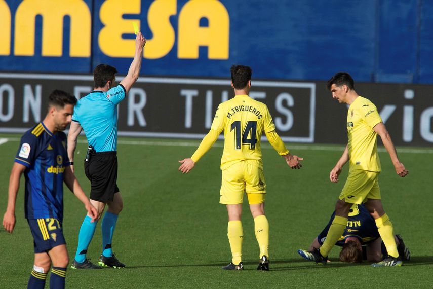 Trigueros, en el podio de jugadores con más partidos de la historia del club