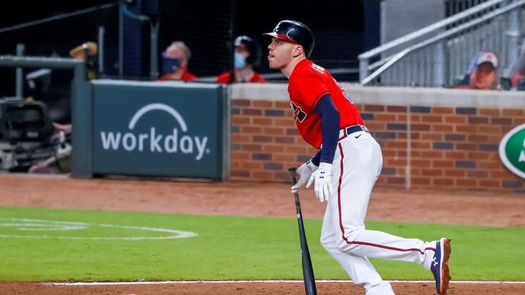 2-1. Freeman jonronea y los Bravos barren a los Yanquis