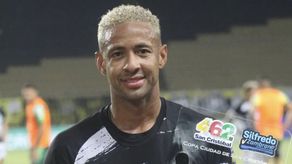 Torres con el MVP del partido.&nbsp;