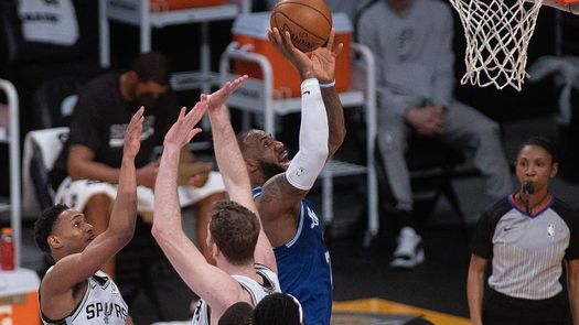 109-118. Triunfo de Spurs ante Lakers en una noche cargada de reivindicaciones