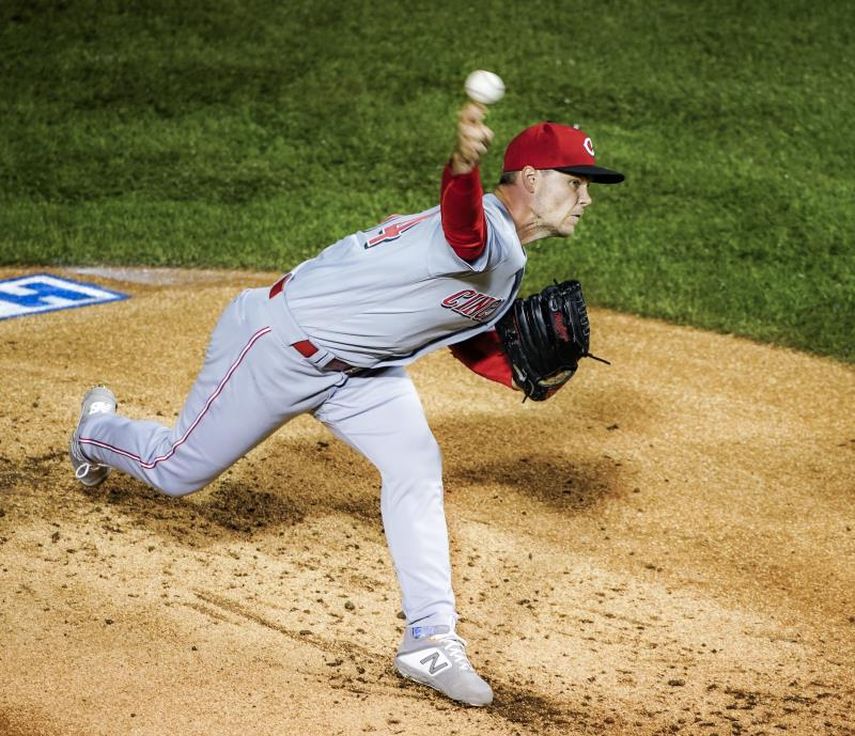 8-0. El abridor Corbin Burnes lidera la blanqueada contra los Rojos