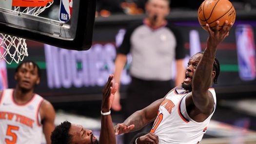 102-96. Randle lidera la remontada de los Knicks tras perder ventaja de 18 puntos