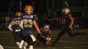 Raiders imbatibles en Varsity Contact