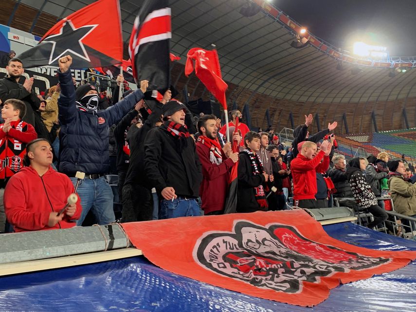 Un club de fútbol en Jerusalén se enfrenta al racismo y abre sus puertas a todos