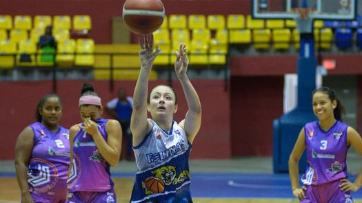 La U Girls Hoops clasifica a semifinales