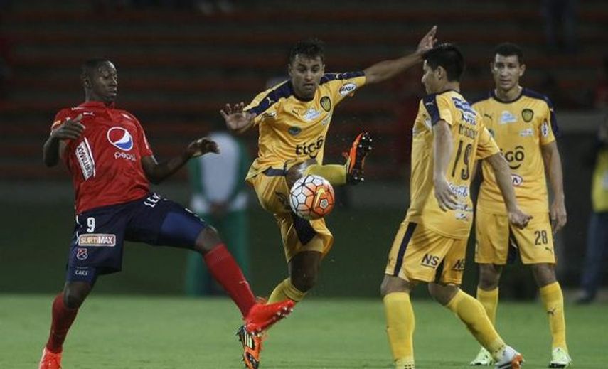 Luqueño busca en Asunción revertir tres goles en contra frente a Medellín