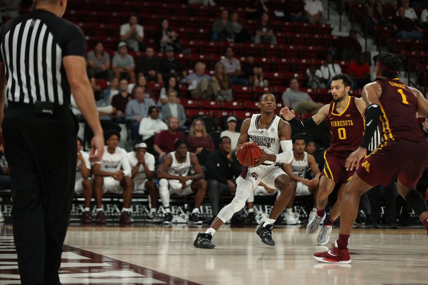 Iverson Molinar anotó 26 puntos para su Mississippi State.