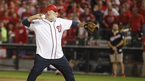 José Andrés hizo el lanzamiento inicial y Trump fue abucheado