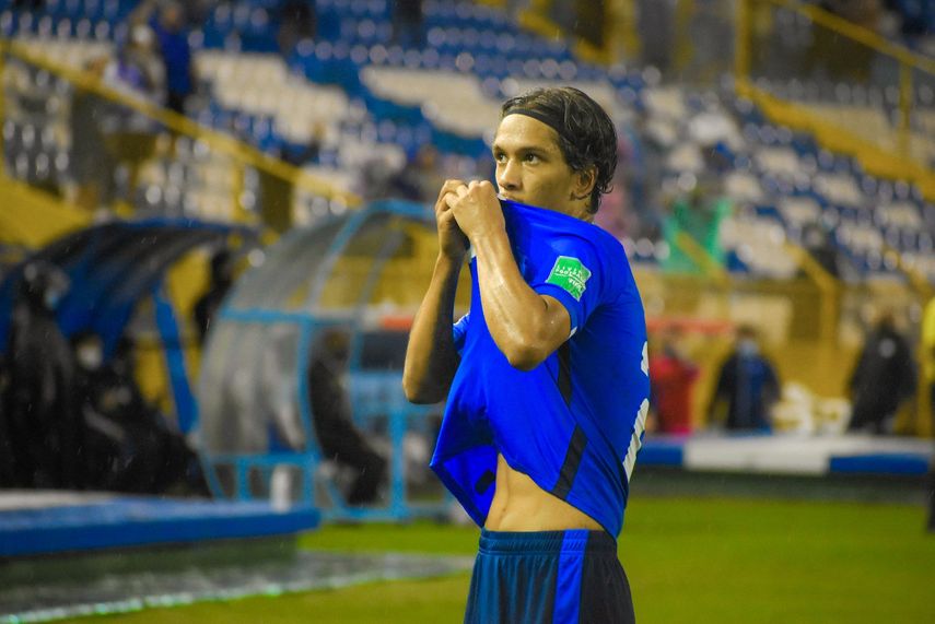 1-0. Neerlandés le da la primera victoria a El Salvador en eliminatoria