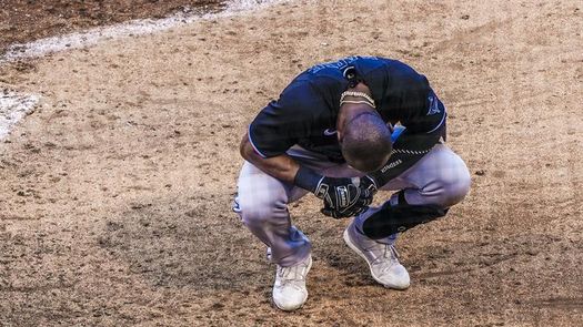 2-1. Marte anota las dos carrera de los Marlins