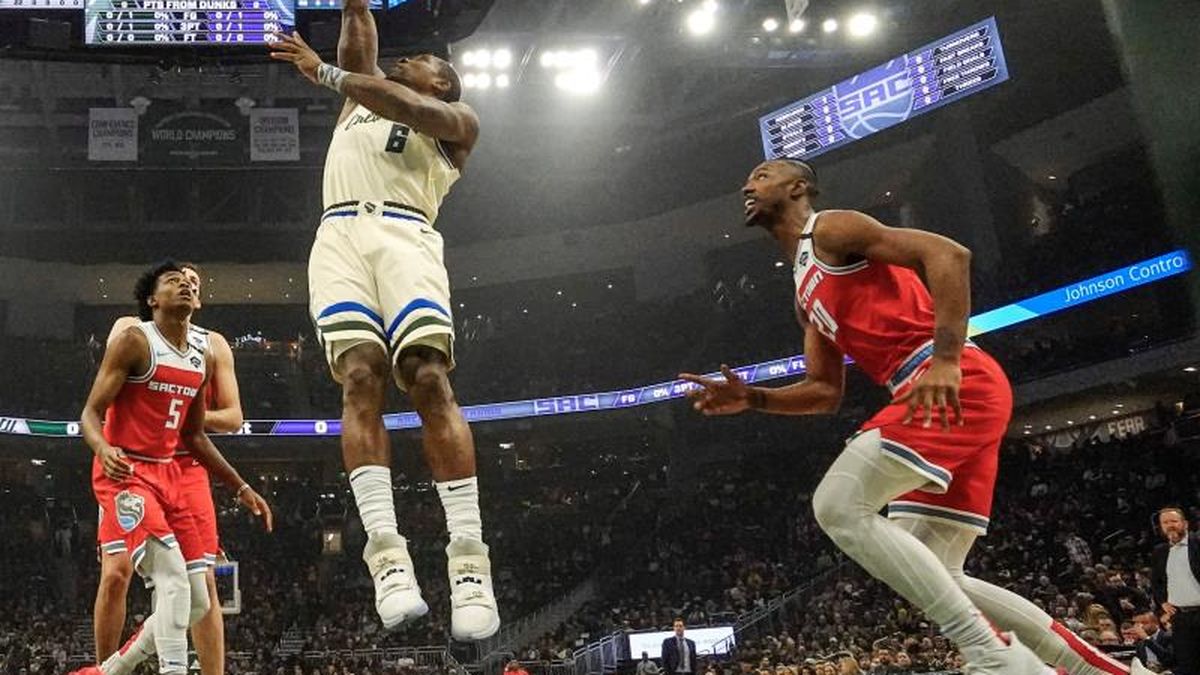 123-111. Ante los Kings, Middleton y Bledsoe suplen a Antetokounmpo y guían el triunfo de los Bucks