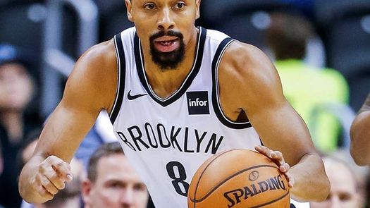 Dinwiddie, de Nets, vuelve a dar positivo por COVID-19 y no estará en Orlando