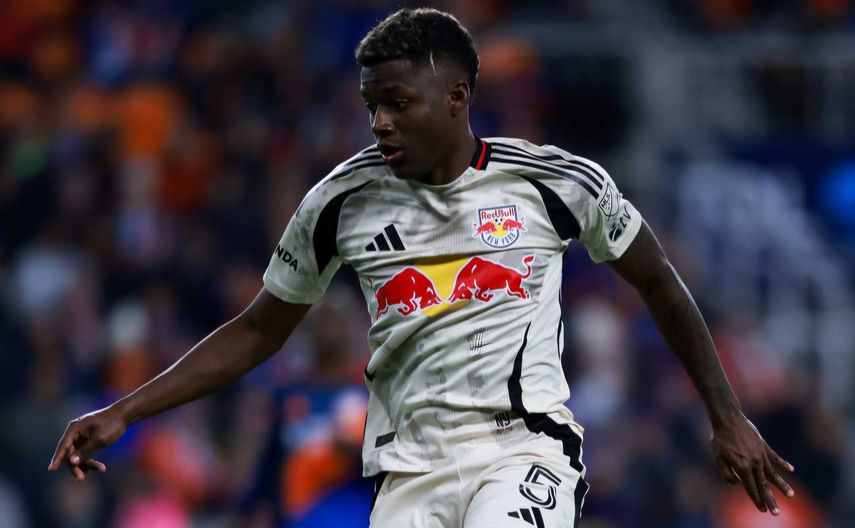{altText(<p>Valencia con la #5.&nbsp;</p>,Valencia titular con NY Red Bulls en el estreno de la MLS)}