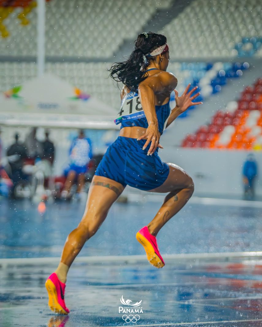 Gianna Woodruff logra medalla de plata en 400 m vallas