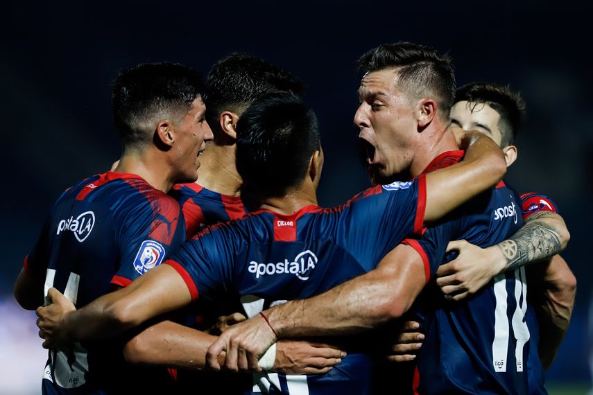 Cerro Porteño vence a Libertad y pide paso en el retorno del fútbol paraguayo