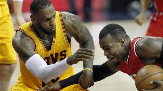 James buscará algo más que un título ante los Warriors