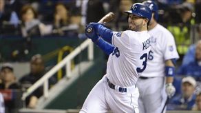 2-1. Hosmer remolca dos con un jonrón en la victoria de los Reales sobre los Indios